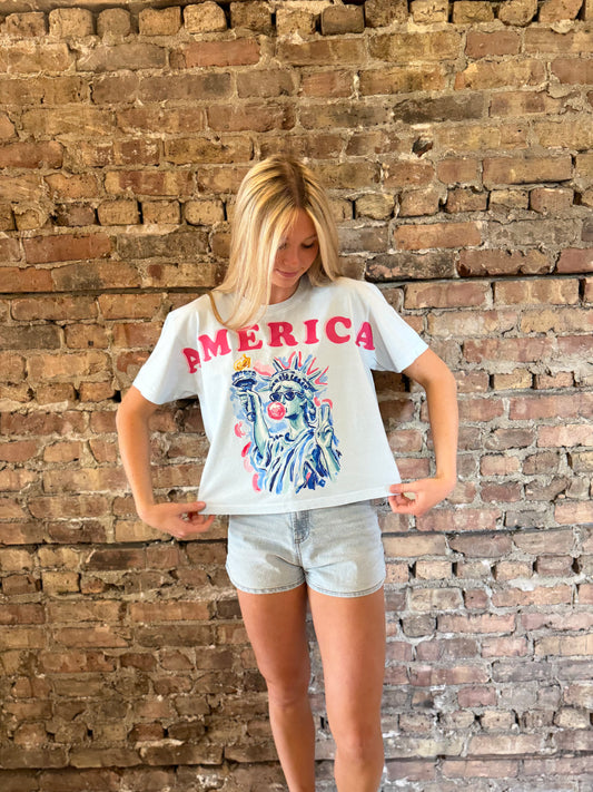 Bubble gum Statue of Liberty T-Shirt